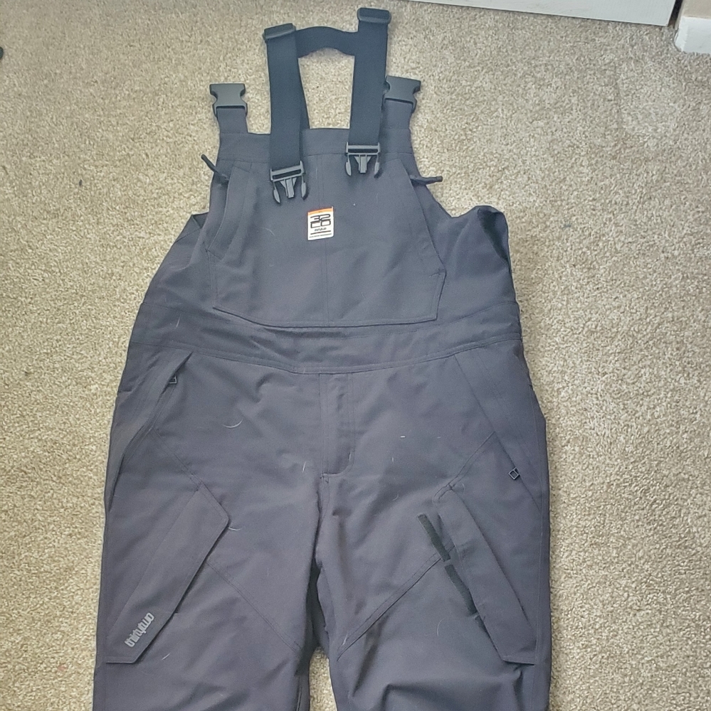 Thirtytwo basement bibs